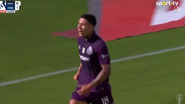 Titular um ano depois, Nehuén Pérez deixou assim o FC Porto a vencer