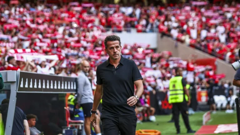 Equipa que ganha não mexe. Os onzes iniciais para o Aarhus-Benfica