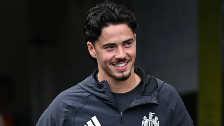 Oficial: Arouca contrata jovem com experiência de Champions ao Newcastle